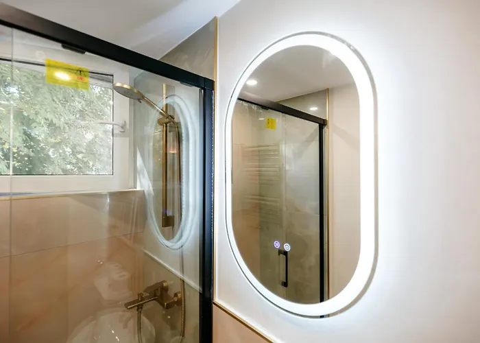 Stylish Amzei Apartman *