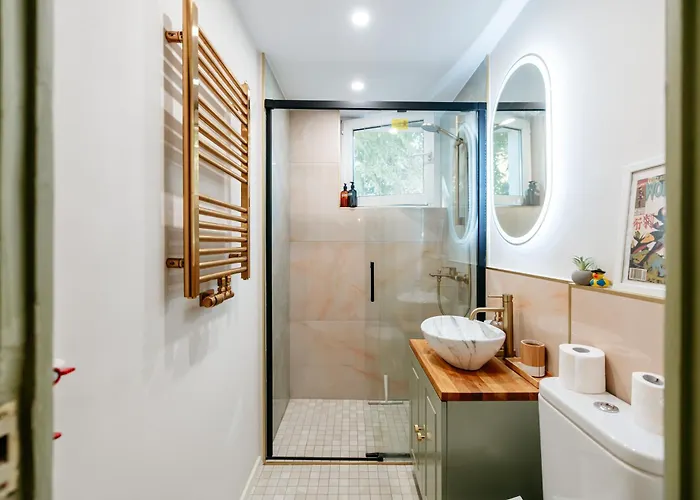 Stylish Amzei Apartman