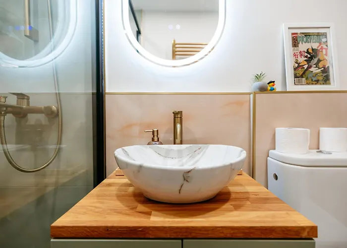 Stylish Amzei Apartman *